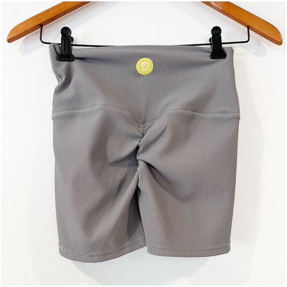 Dolphfit Grey Ribbed Shorts Medium Bike Short Scrunch Active Athletic Workout - Picture 2 of 5